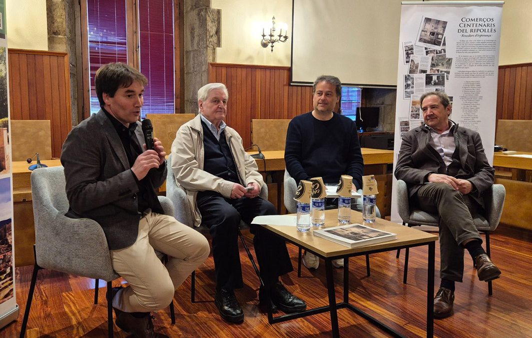 Presentació del llibre COMERÇOS CENTENARIS DEL RIPOLLÈS a Camprodon.